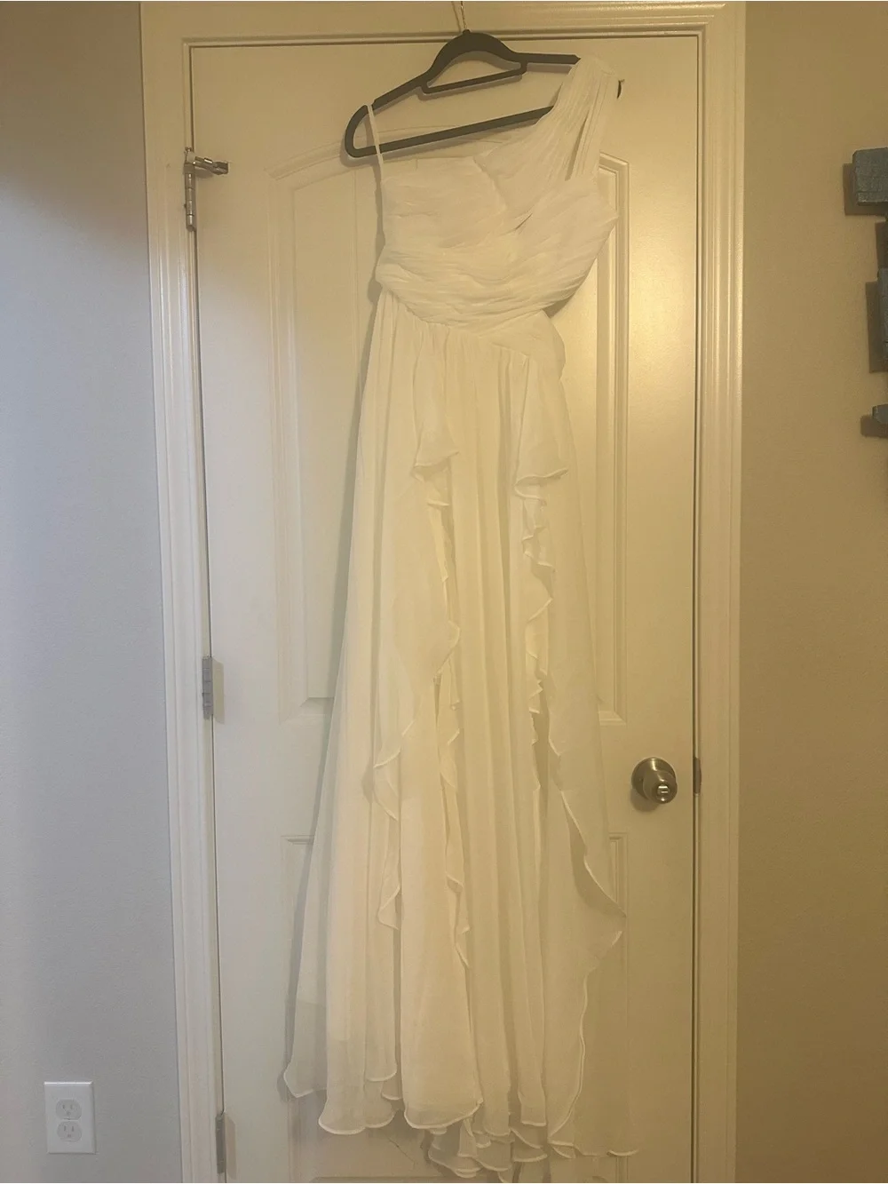 White Asymmetrical Ruffle Chiffon Maxi Dress - Elegant One-Shoulder Design - Picture 4 of 4